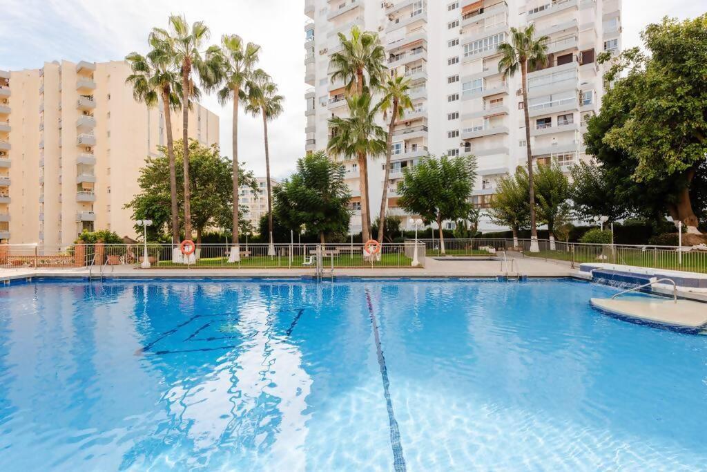 Amplio Con Vistas Al Mar Y Piscina En Appartement Benalmádena