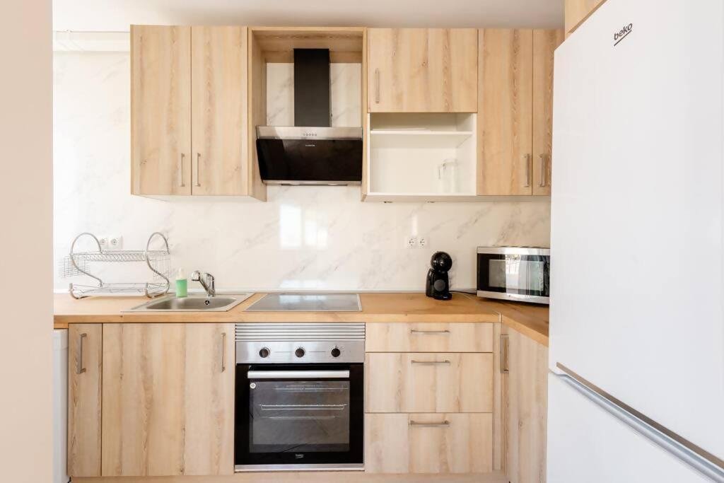 Apartamento Amplio Con Vistas Al Mar Y Piscina En Benalmádena