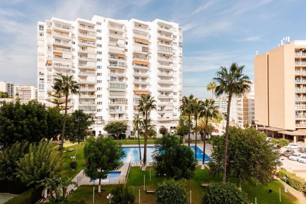 Apartamento Amplio Con Vistas Al Mar Y Piscina En